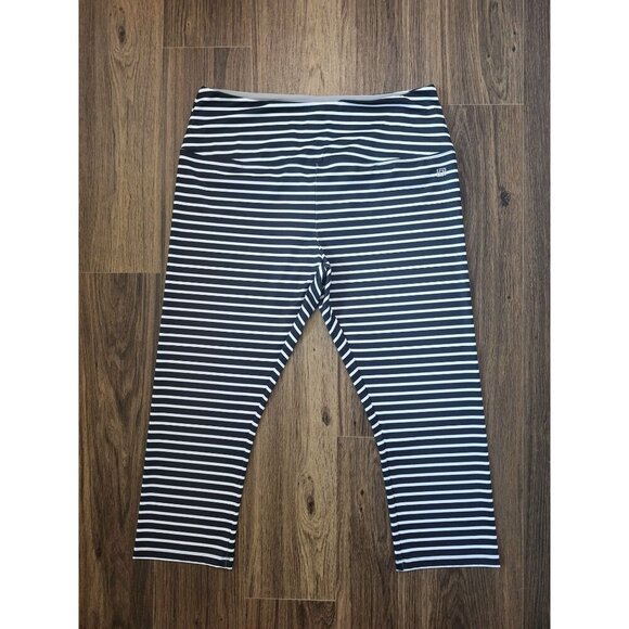 💙 Liz Claiborne Weekend Cropped Leggings - Picture 1 of 7
